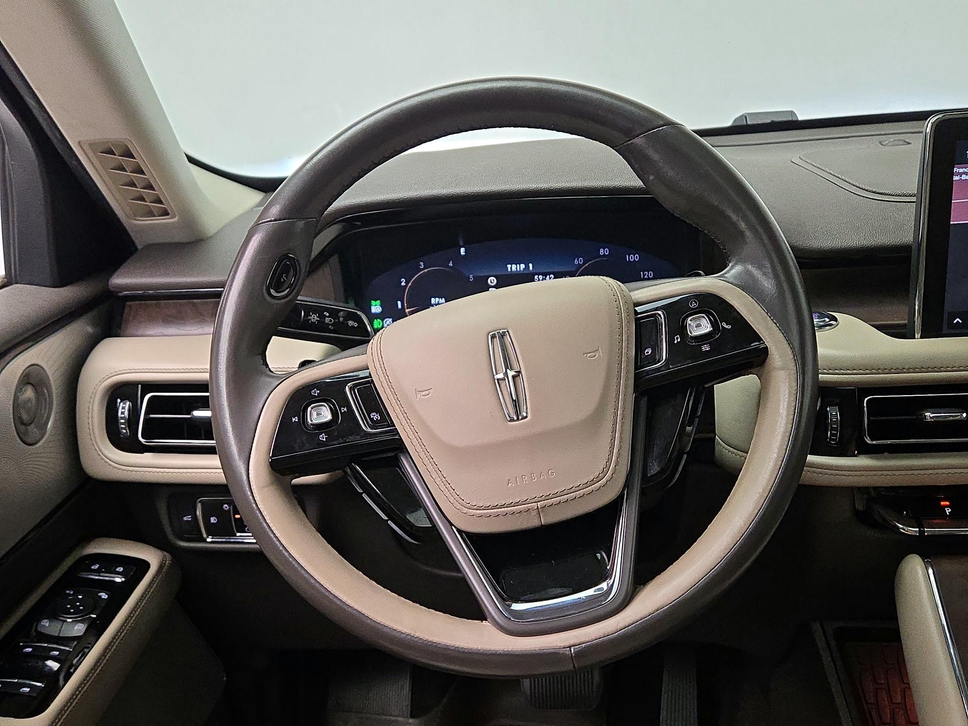 Thumbnail: 2020 Lincoln Aviator - 10