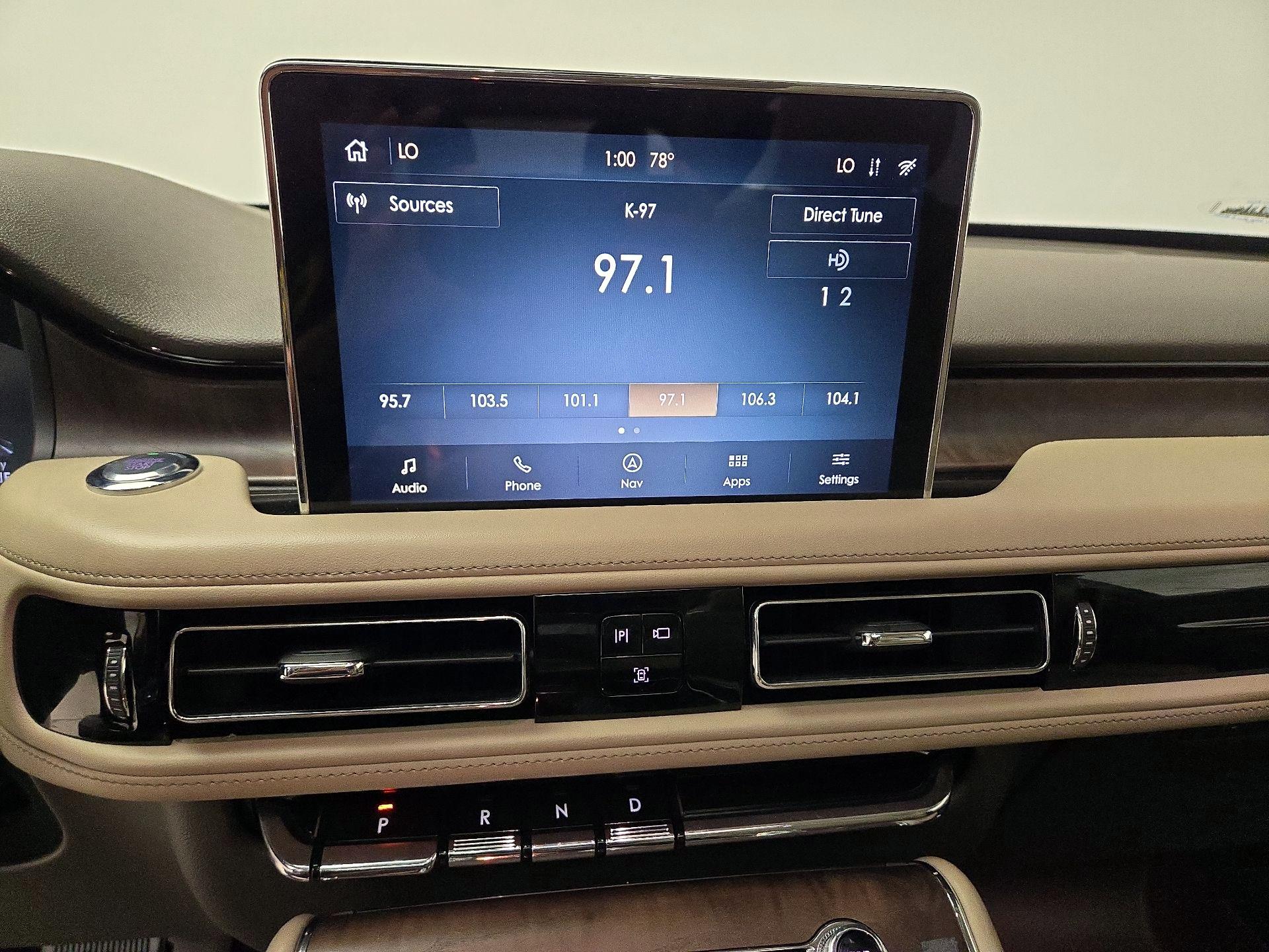 Thumbnail: 2020 Lincoln Aviator - 16