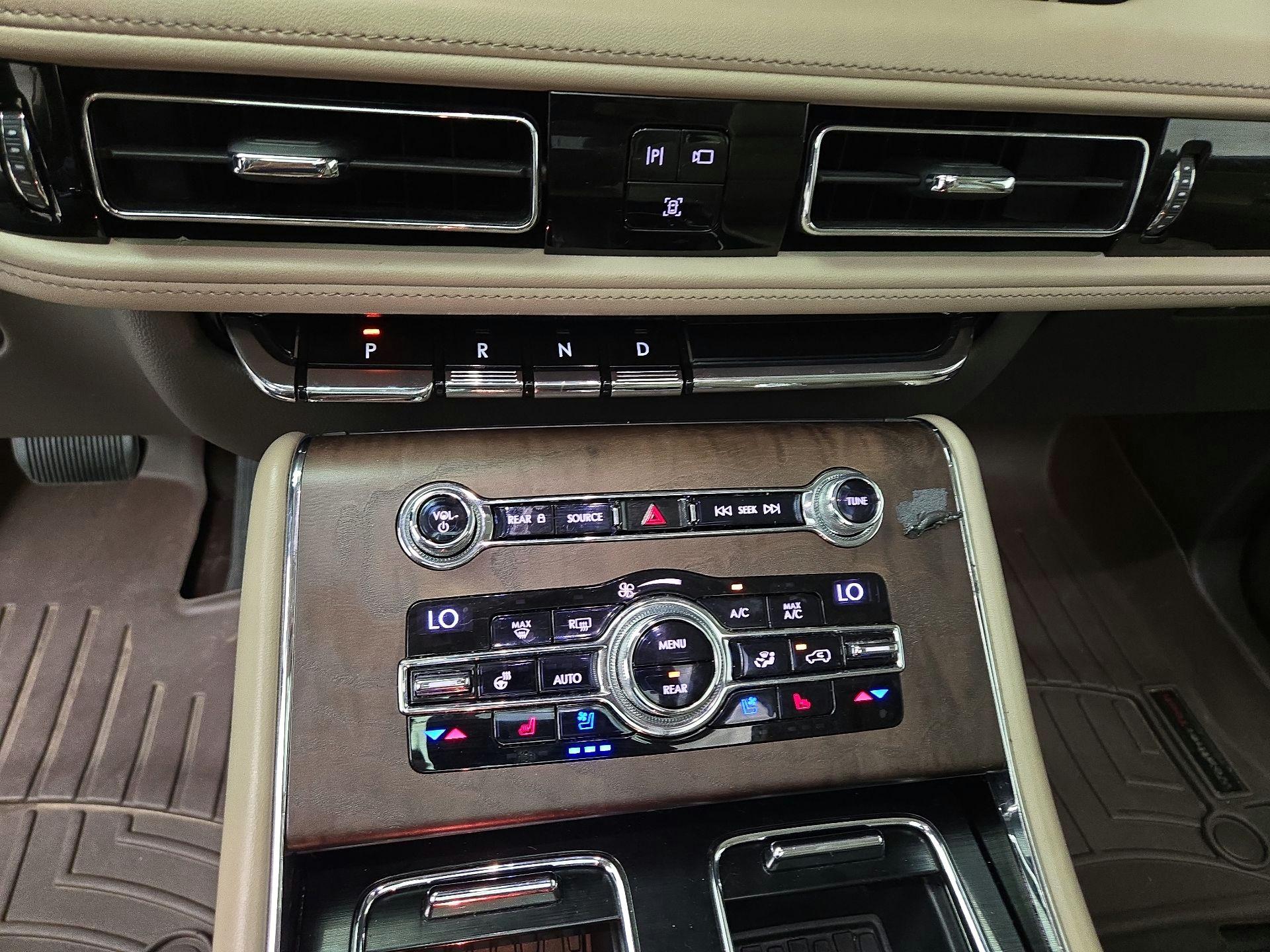 Thumbnail: 2020 Lincoln Aviator - 18