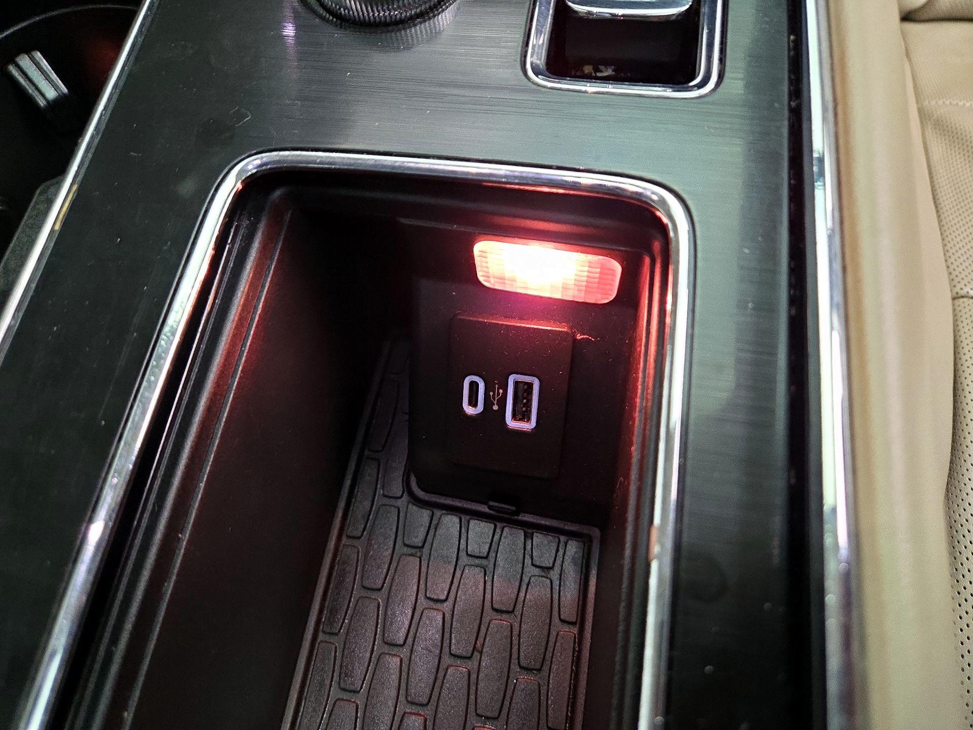 Thumbnail: 2020 Lincoln Aviator - 19