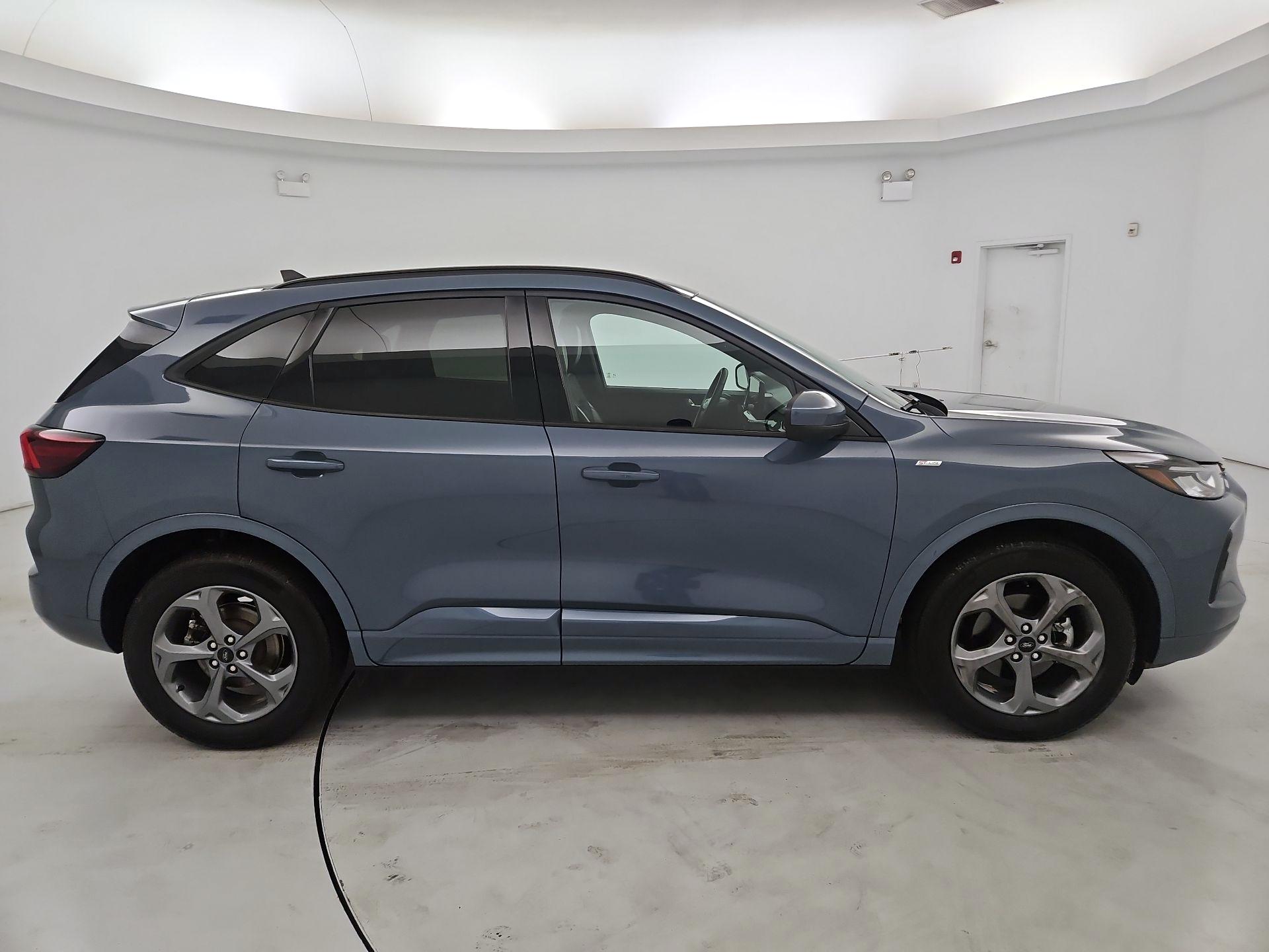 Thumbnail: 2023 Ford Escape - 4