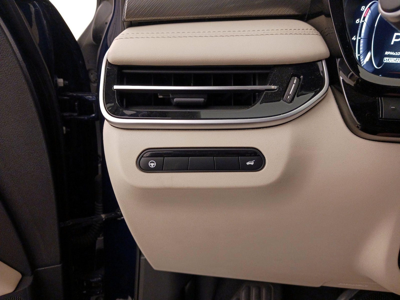 2023 INFINITI QX60 LUXE - Photo 14