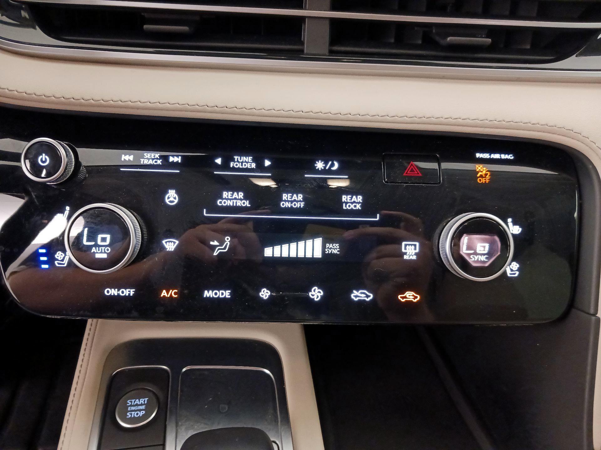 Thumbnail: 2023 INFINITI QX60 - 16