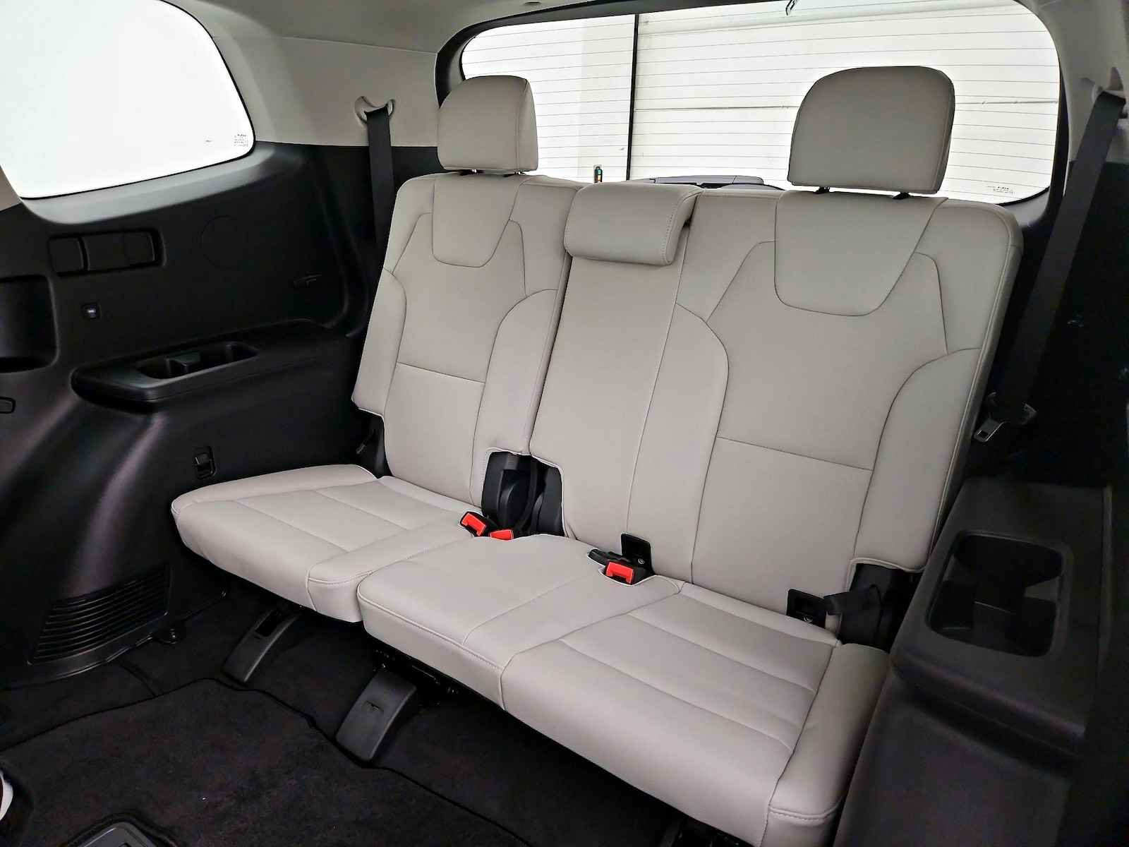2025 Kia Telluride S - Photo 23
