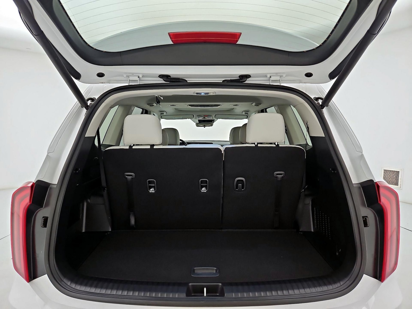 2025 Kia Telluride S - Photo 24