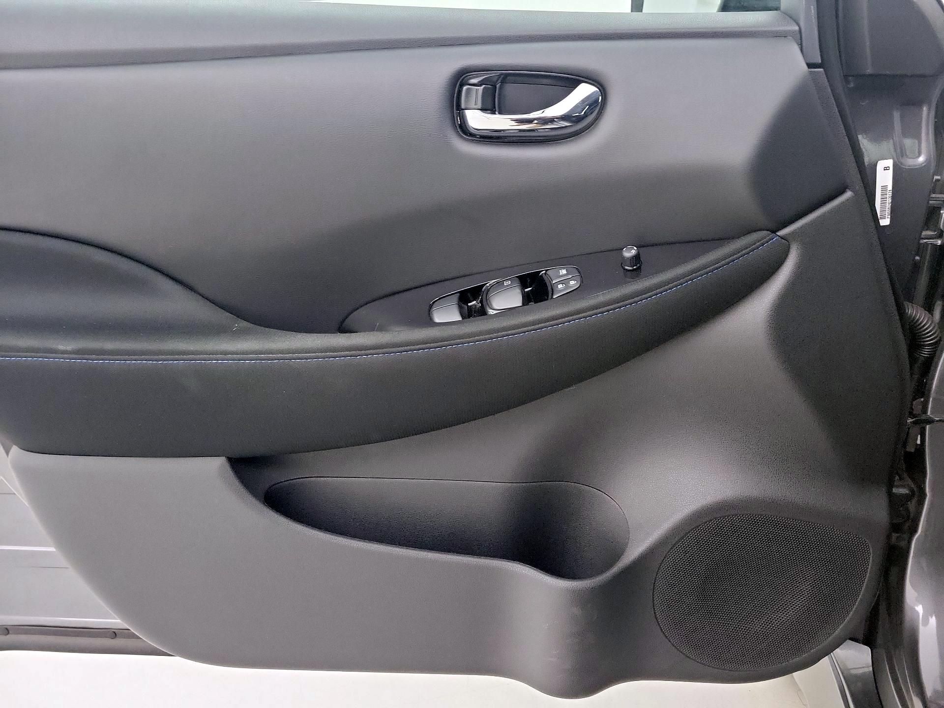 Thumbnail: 2024 Nissan Leaf - 12