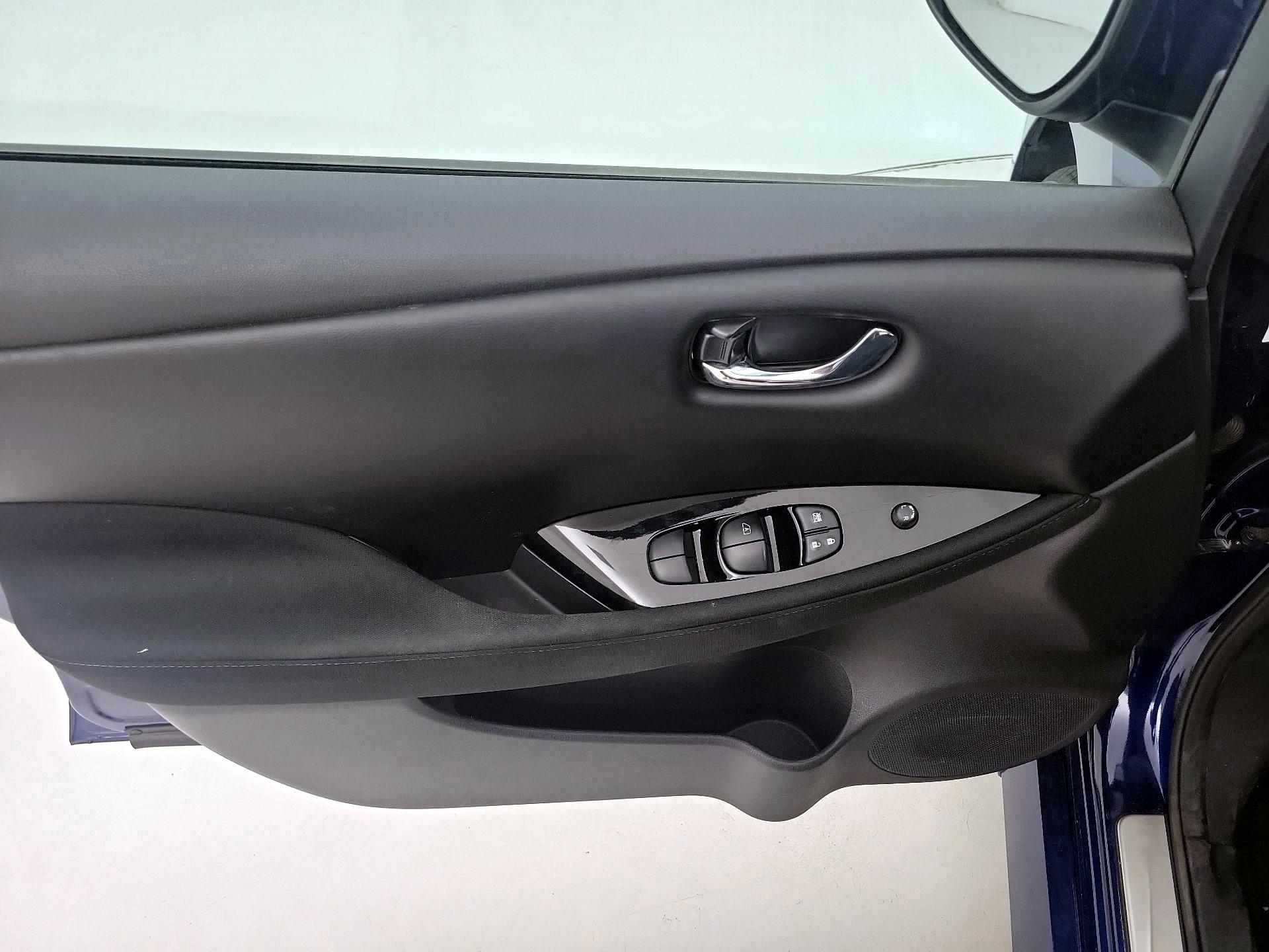 Thumbnail: 2024 Nissan Leaf - 12