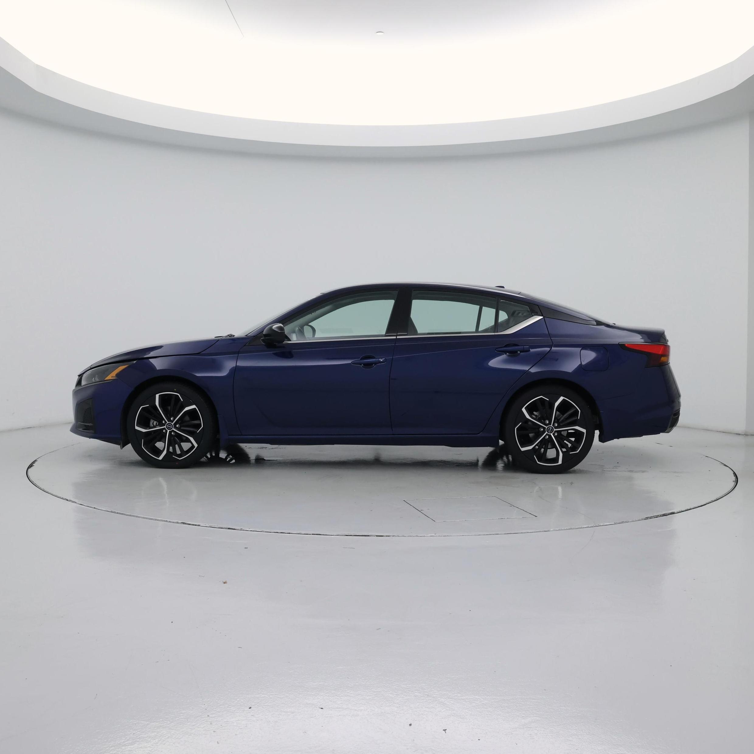 Thumbnail: 2023 Nissan Altima - 3
