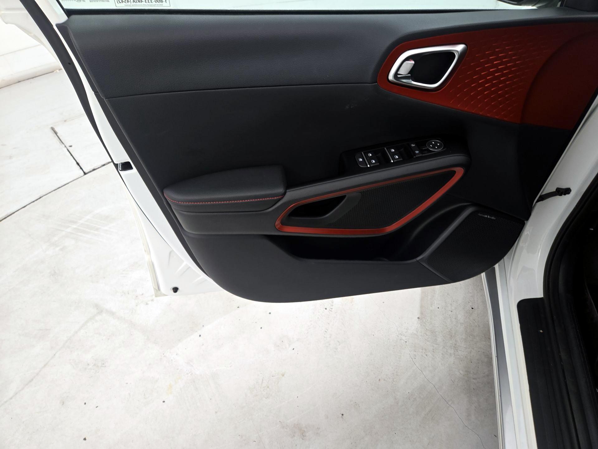 Thumbnail: 2023 Kia Soul - 12