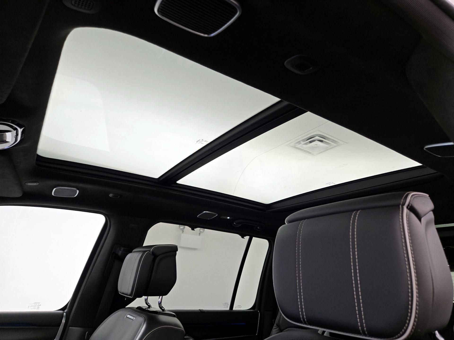 Thumbnail: 2024 Jeep Grand Wagoneer L - 20