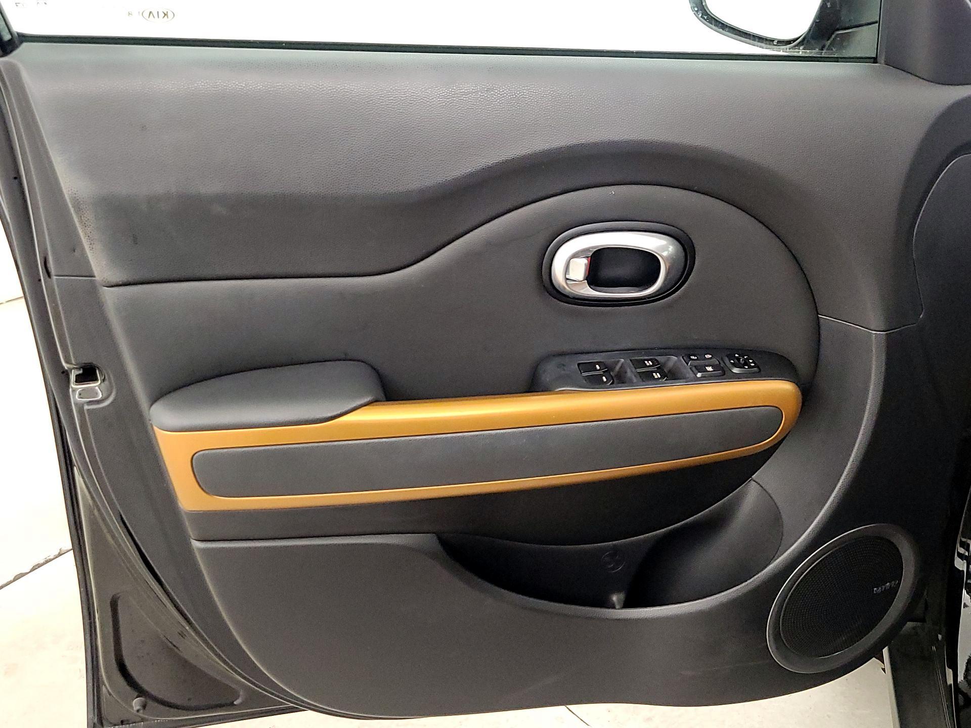 Thumbnail: 2016 Kia Soul - 12