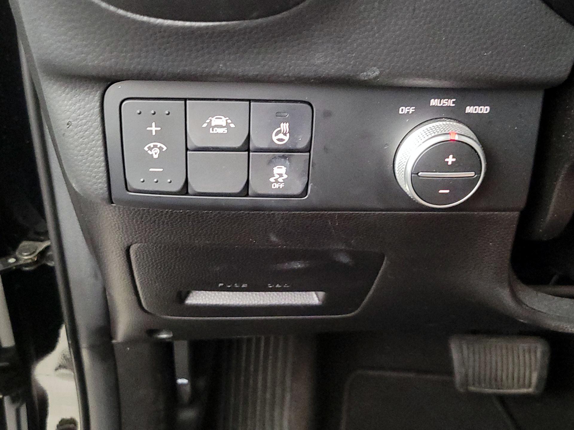 Thumbnail: 2016 Kia Soul - 13