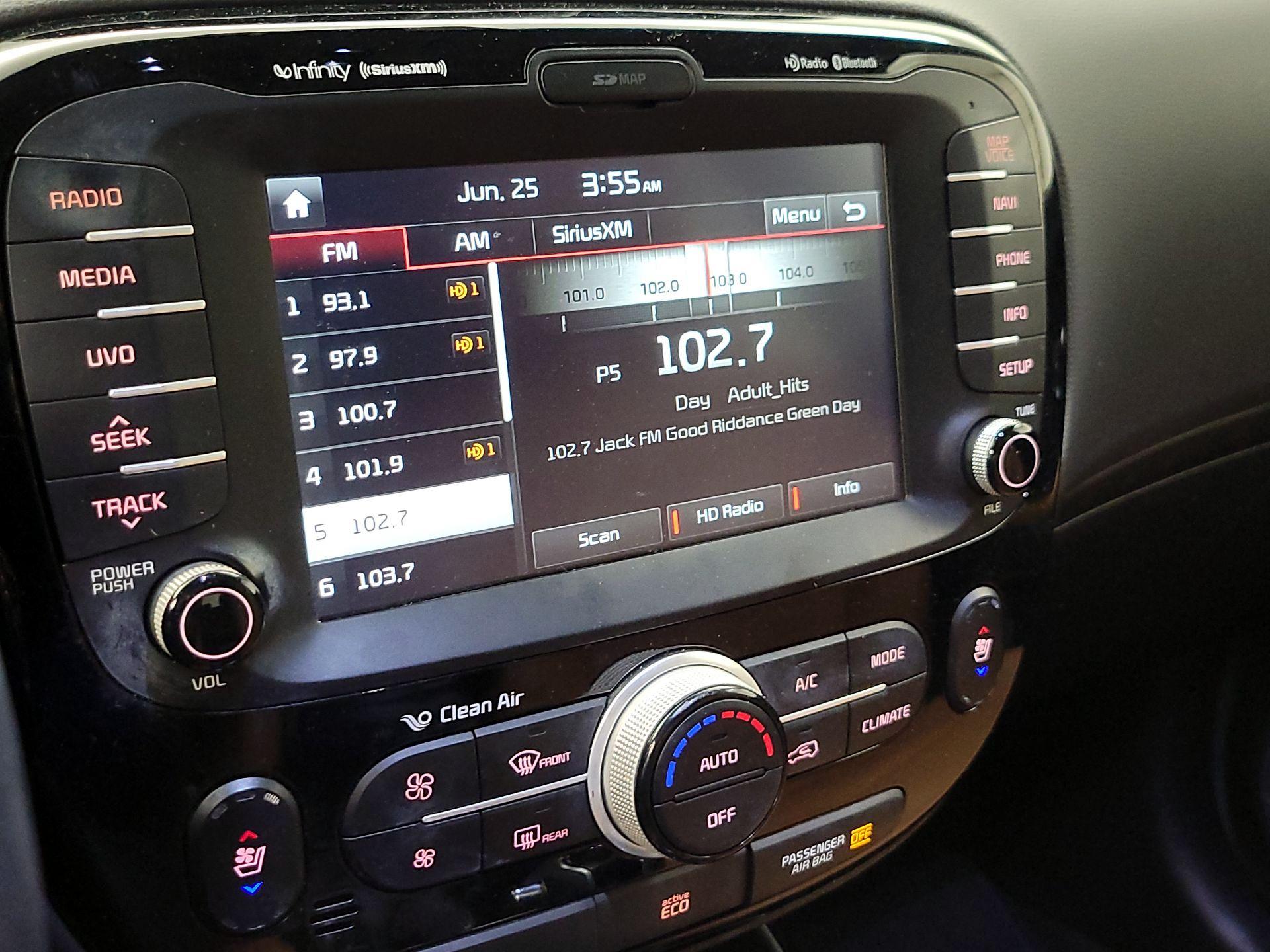 Thumbnail: 2016 Kia Soul - 16