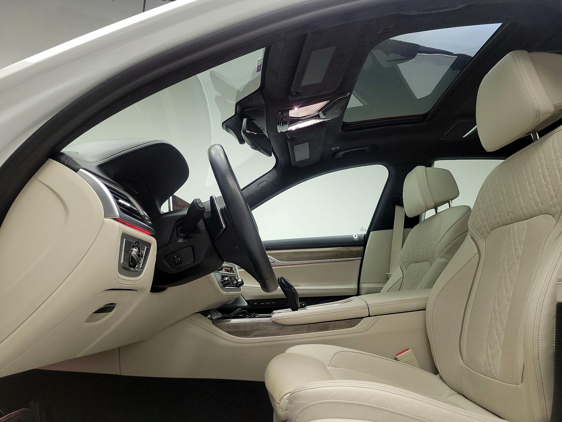 Thumbnail: 2020 BMW 7 Series - 20