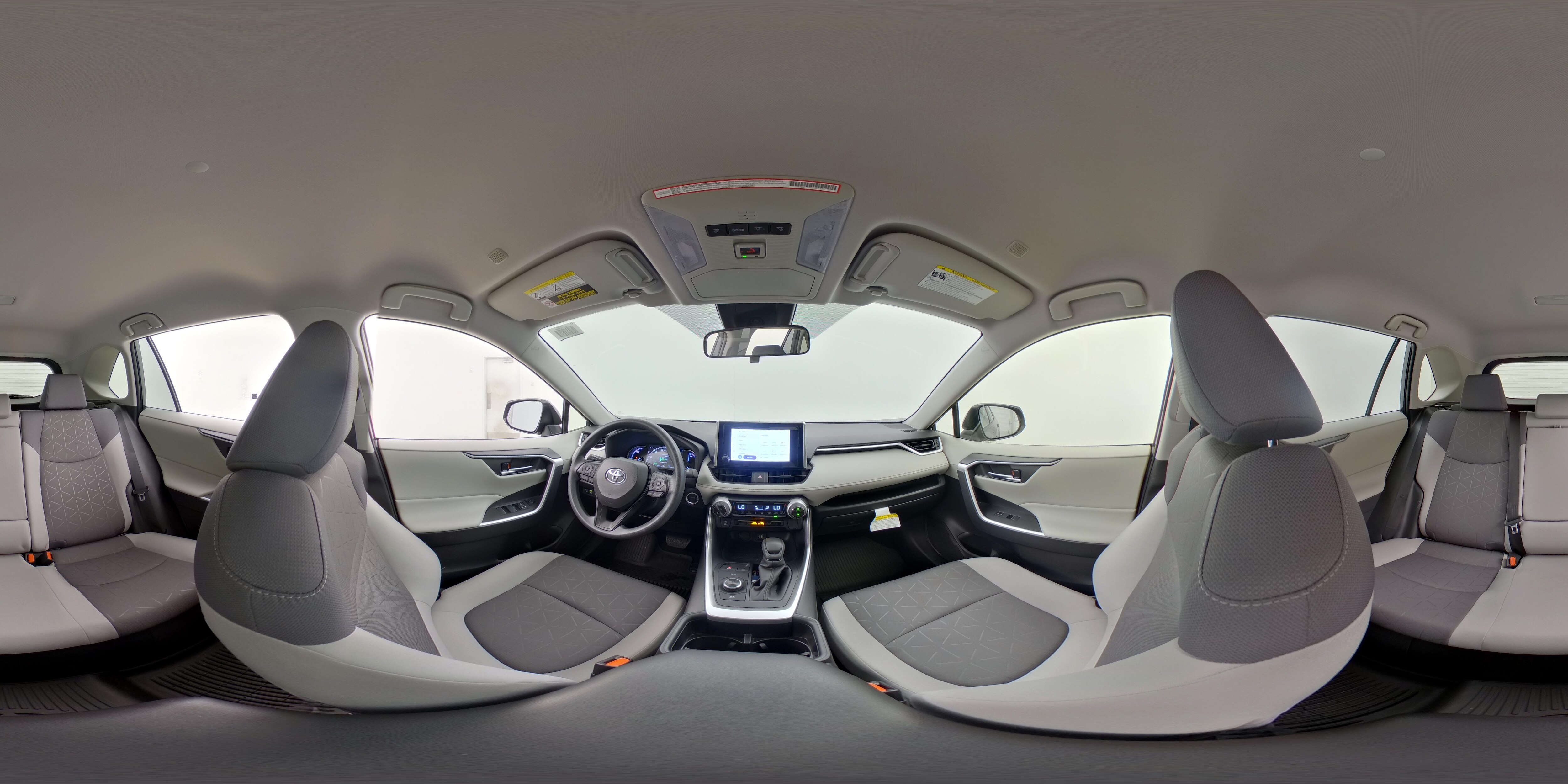 2025 Toyota RAV4 XLE - Photo 24