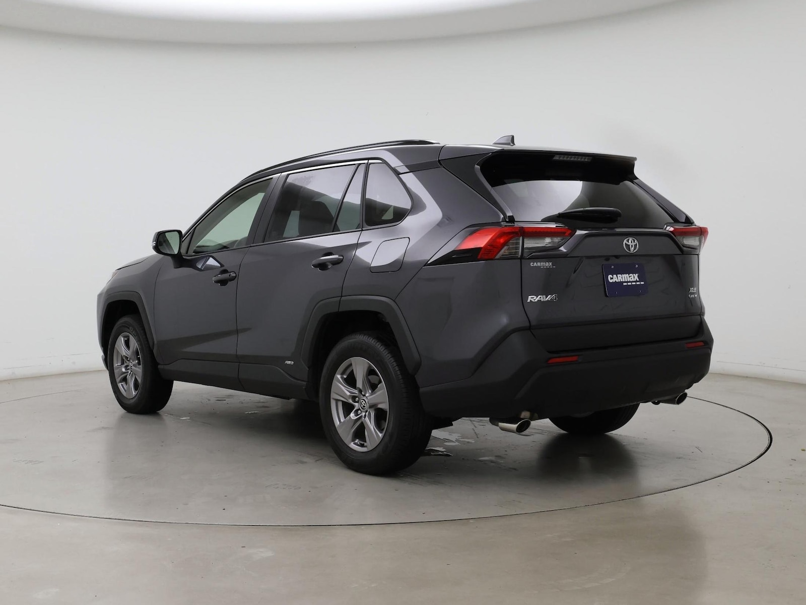 2025 Toyota RAV4 XLE - Photo 3