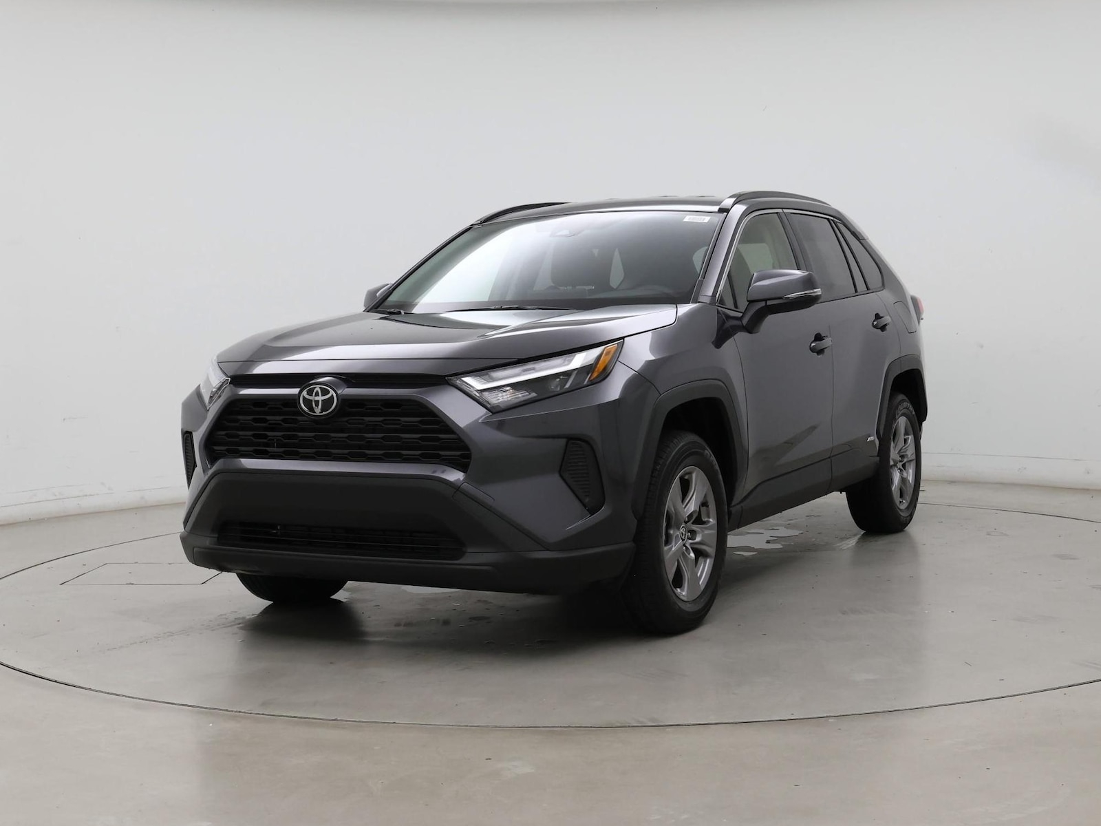 2025 Toyota RAV4 XLE - Photo 5