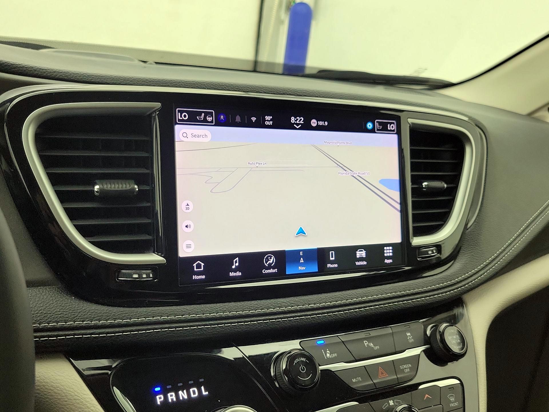 Thumbnail: 2024 Chrysler Pacifica - 14