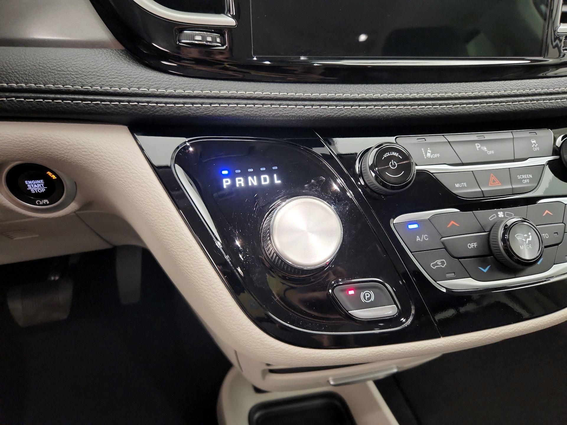 Thumbnail: 2024 Chrysler Pacifica - 18