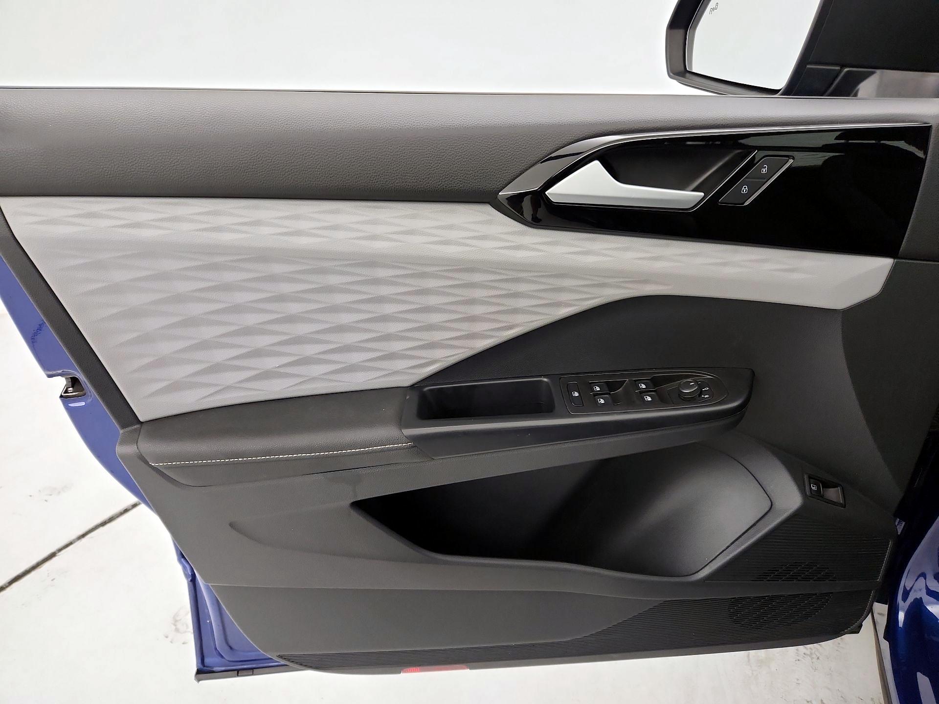 Thumbnail: 2024 Volkswagen Taos - 12