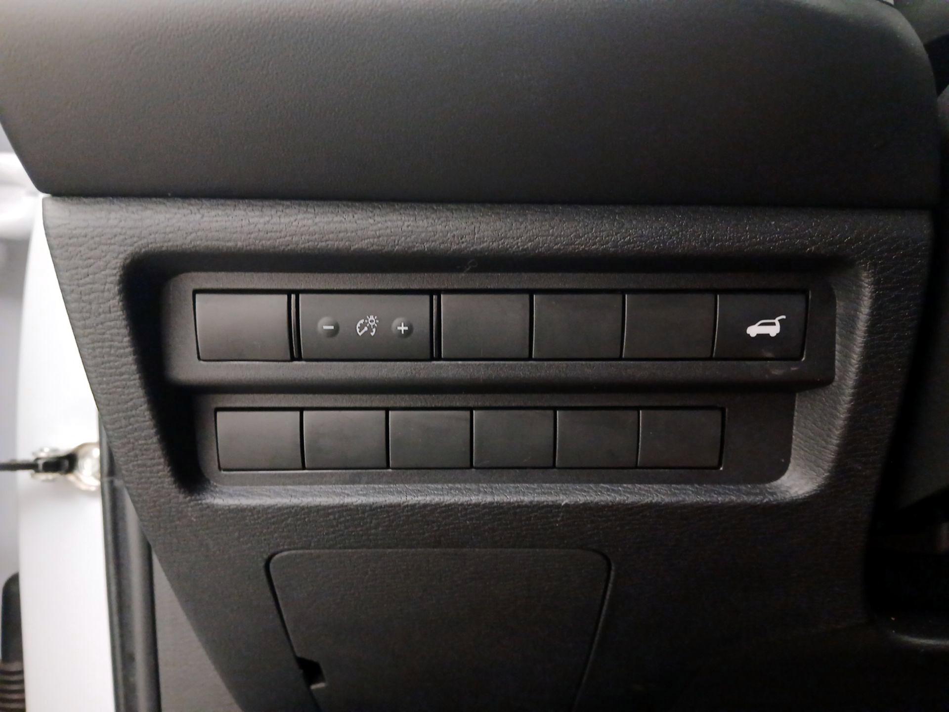Thumbnail: 2024 Mitsubishi Outlander - 13