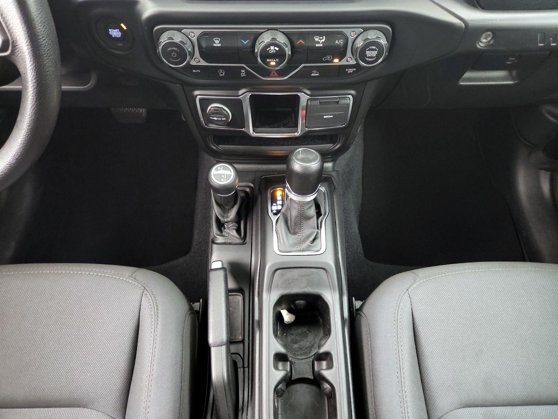Thumbnail: 2022 Jeep Wrangler - 17