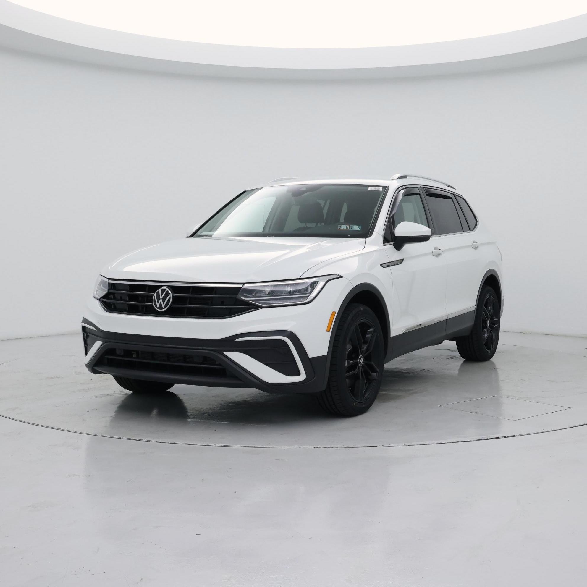 Thumbnail: 2022 Volkswagen Tiguan - 4