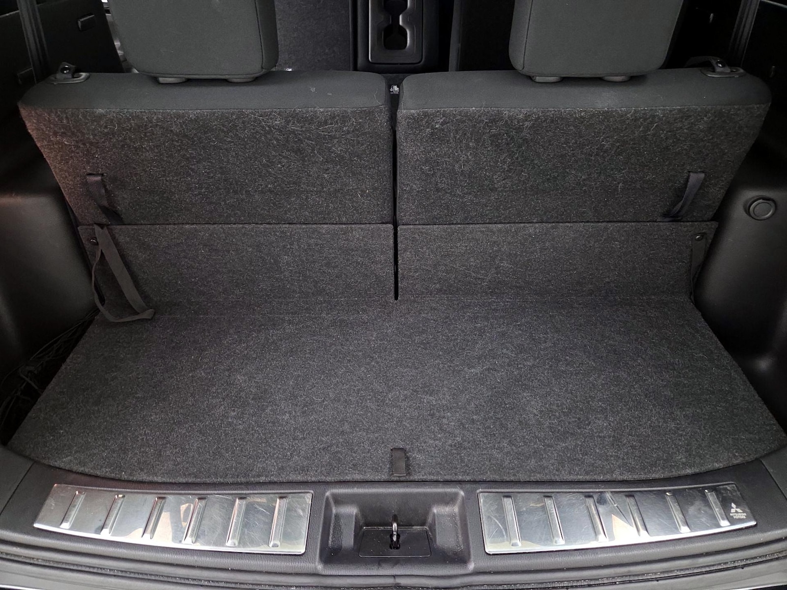 2022 Mitsubishi Outlander ES - Photo 22