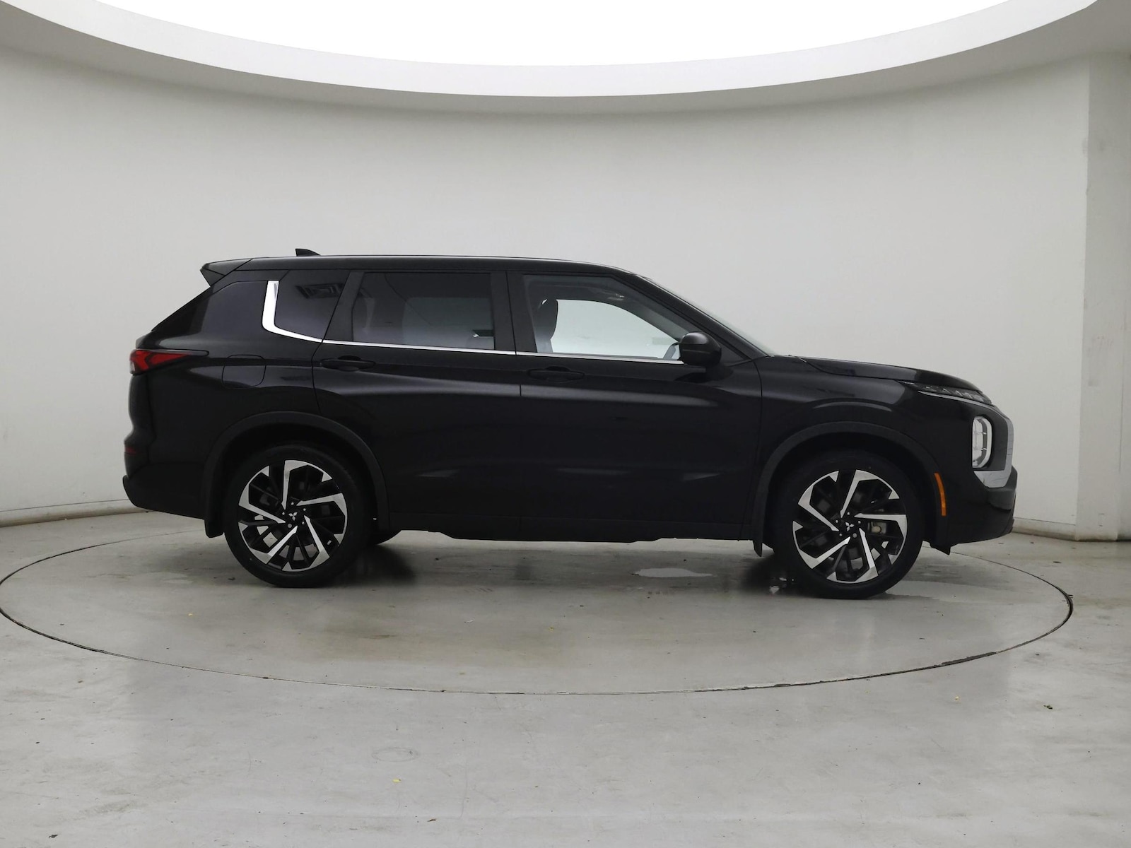 2022 Mitsubishi Outlander ES - Photo 8