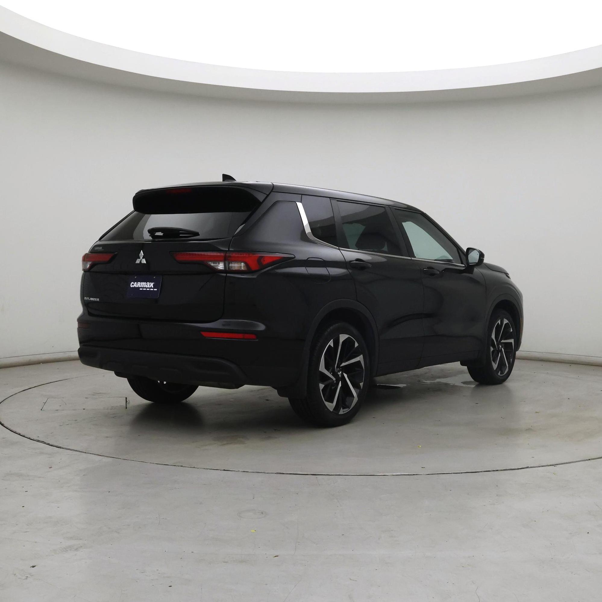 Thumbnail: 2022 Mitsubishi Outlander - 8