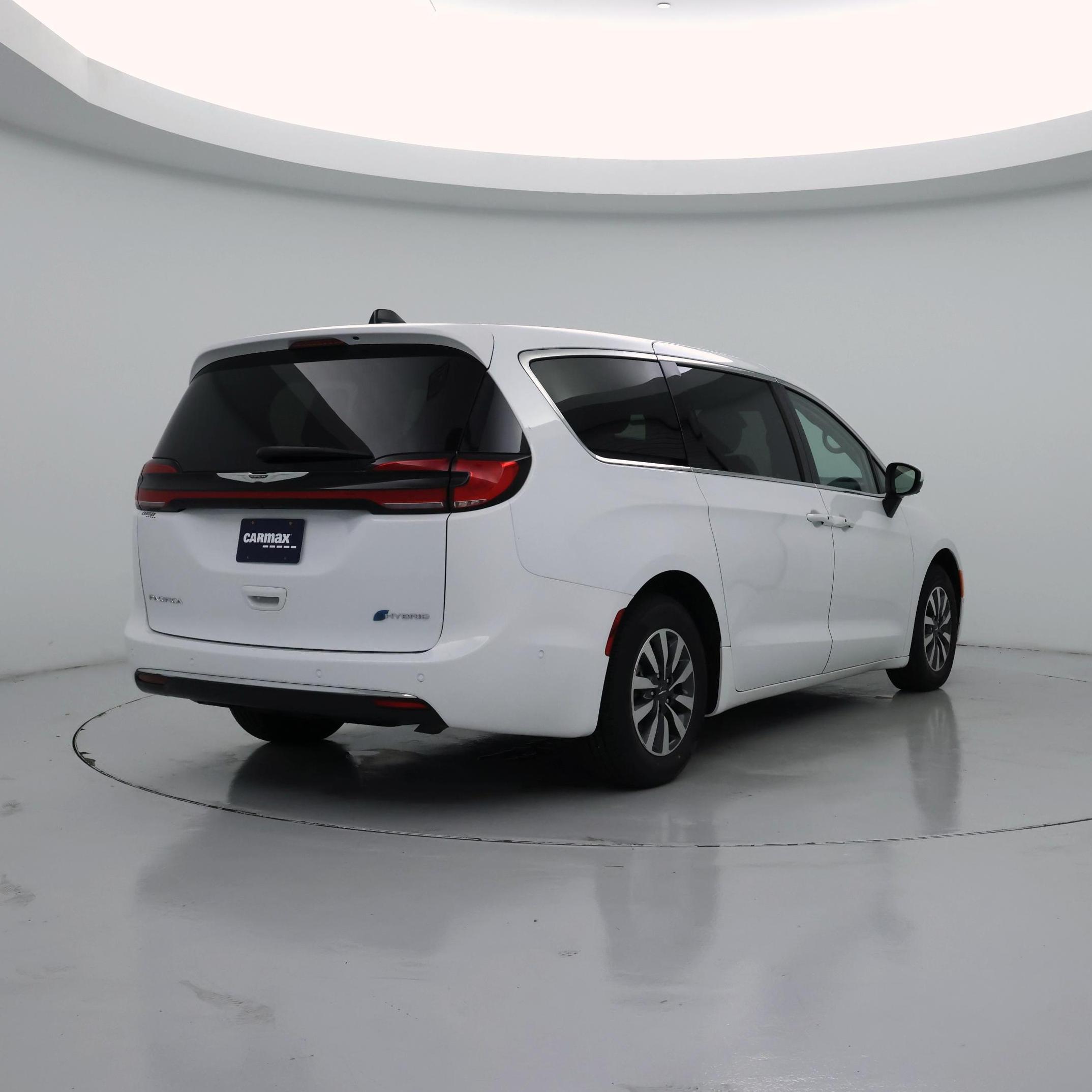 Thumbnail: 2023 Chrysler Pacifica - 8