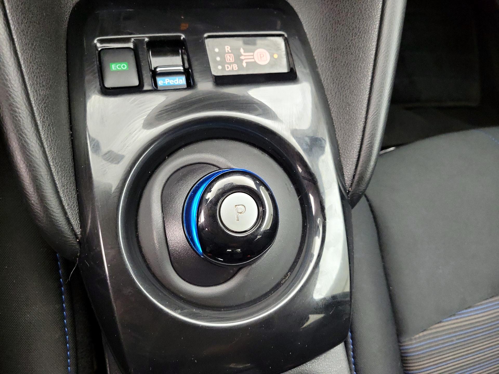 Thumbnail: 2024 Nissan Leaf - 17