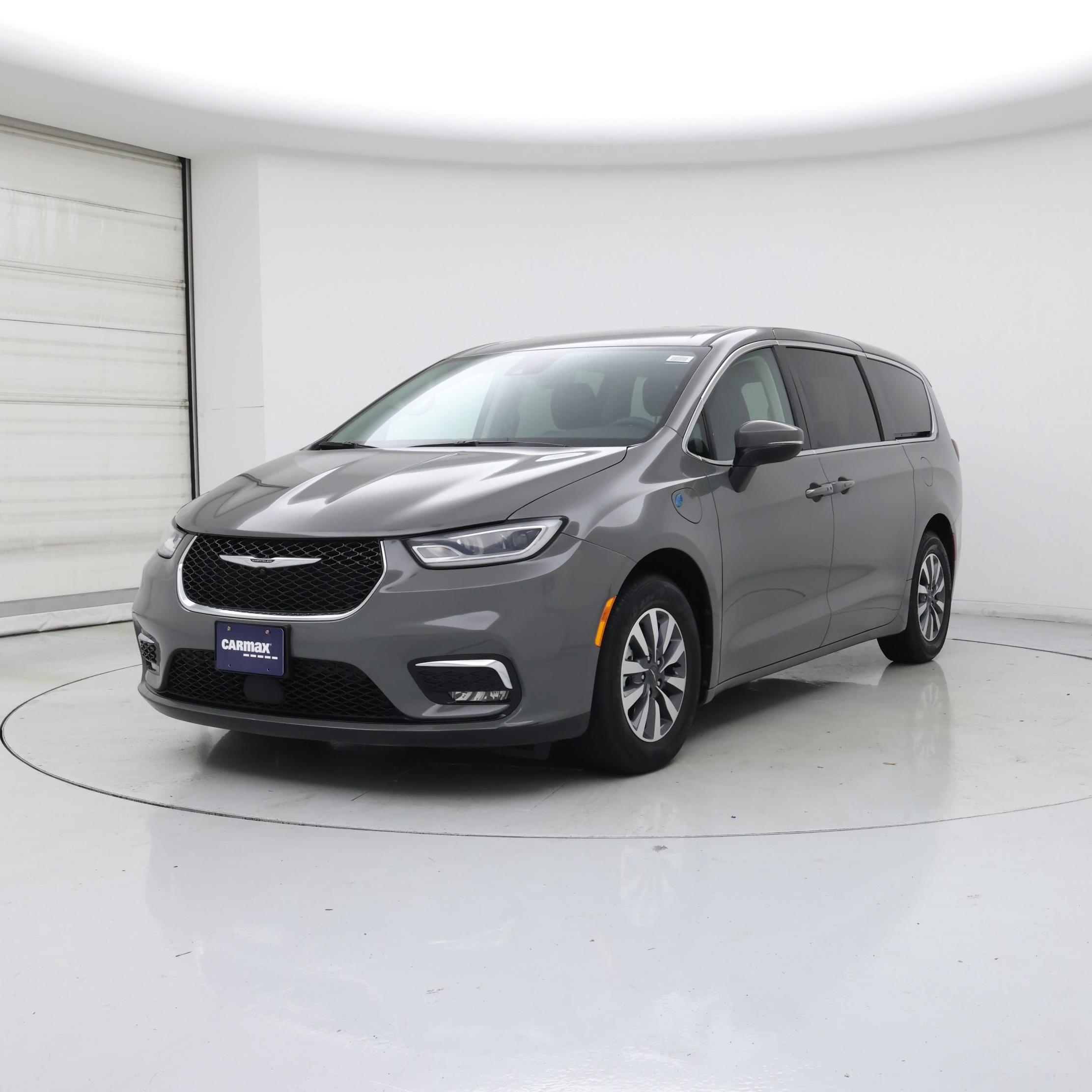 Thumbnail: 2023 Chrysler Pacifica - 4