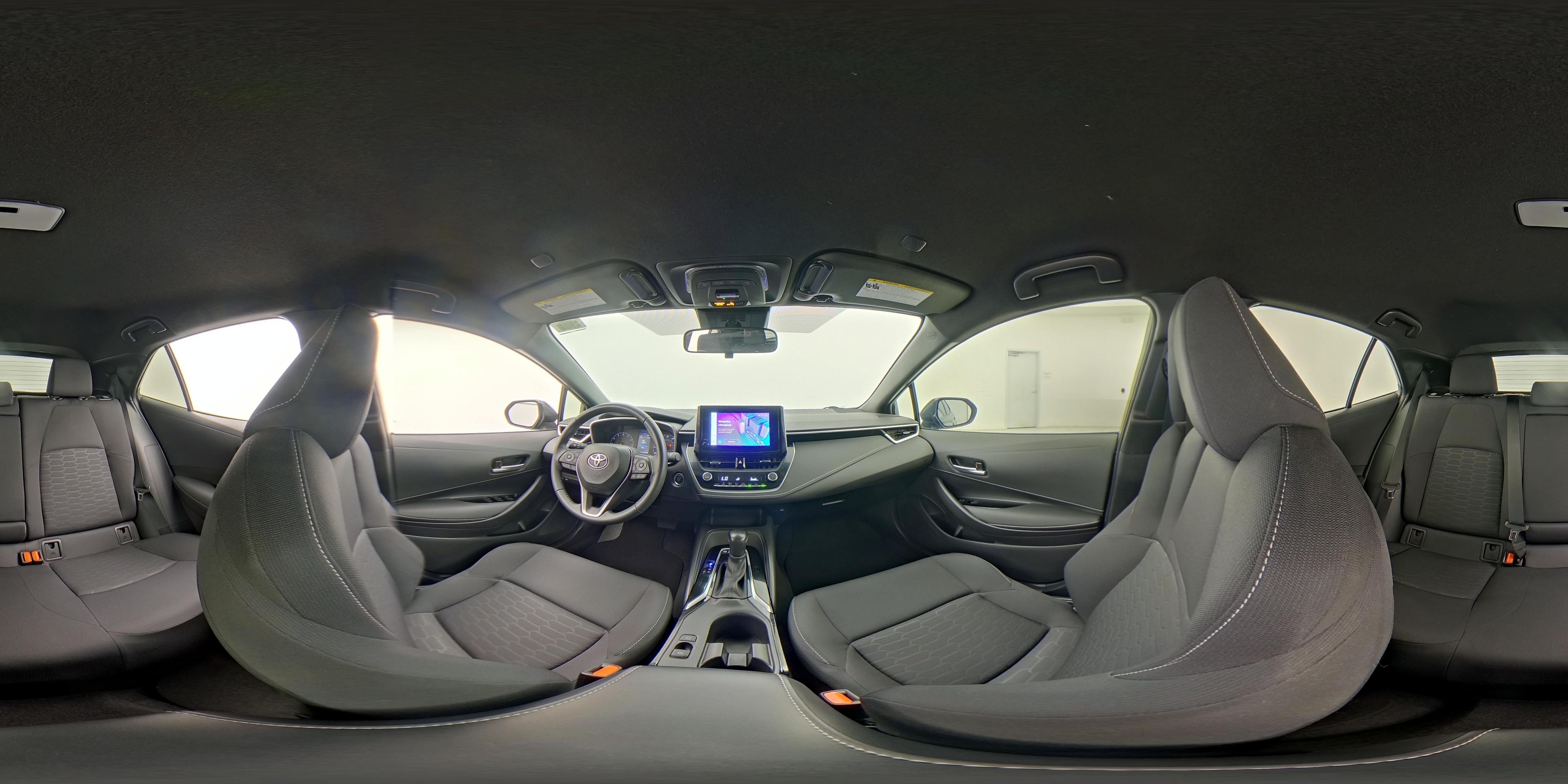 2024 Toyota Corolla Hatchback SE - Photo 25