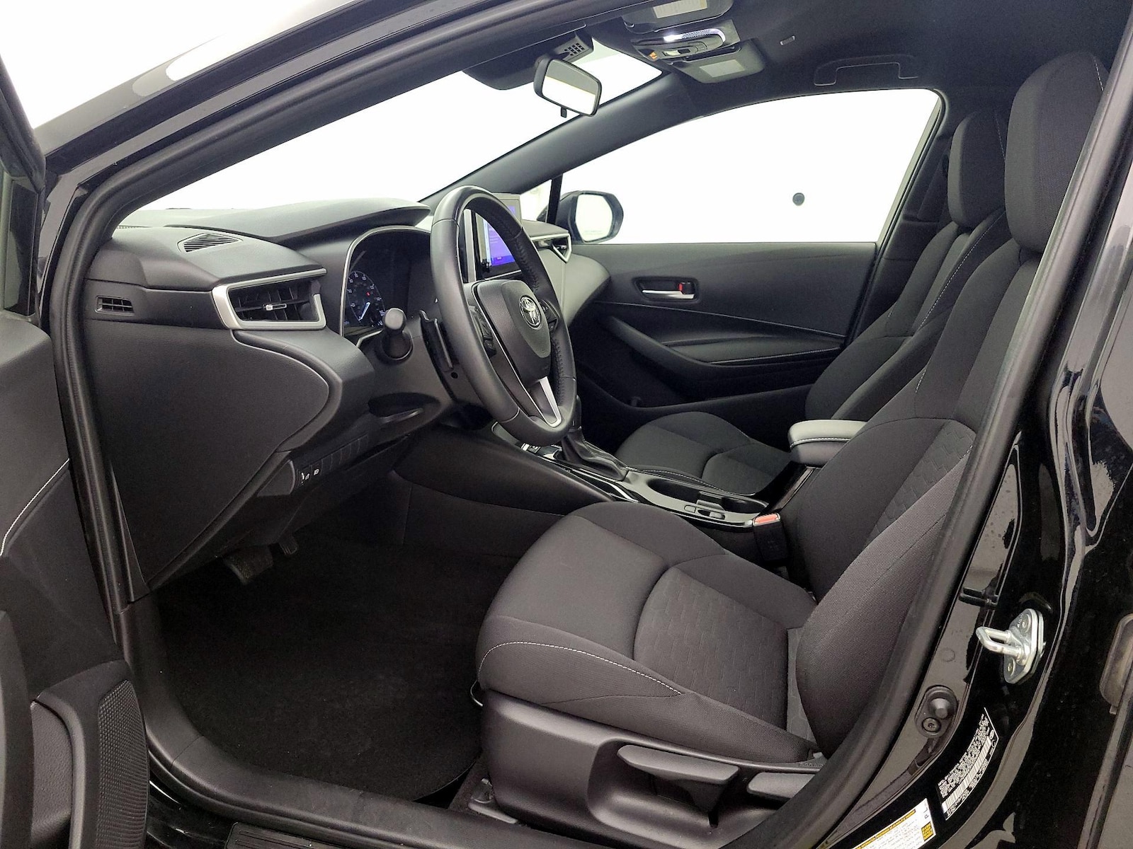 2024 Toyota Corolla Hatchback SE - Photo 12