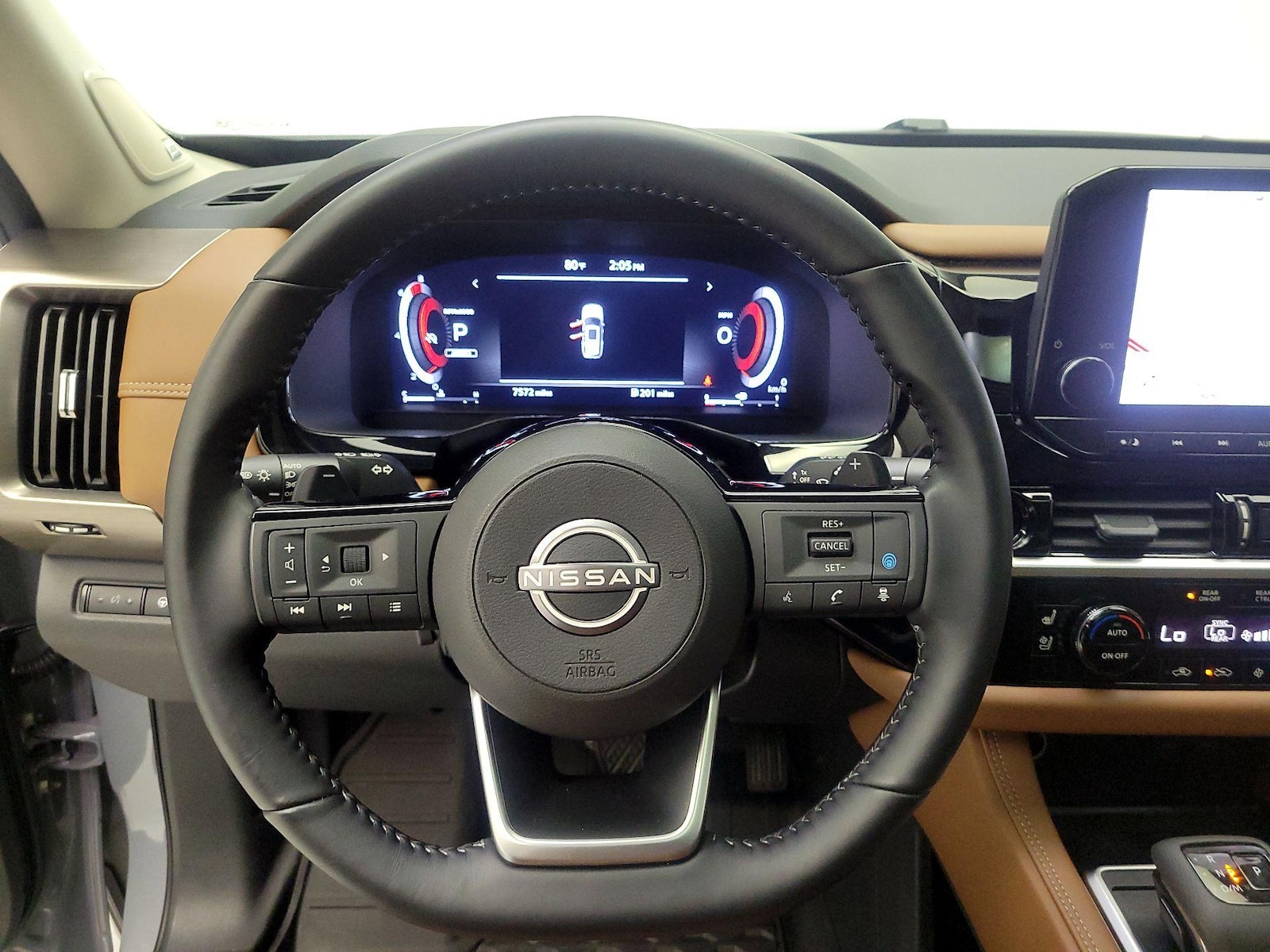 2025 Nissan Pathfinder Platinum - Photo 11