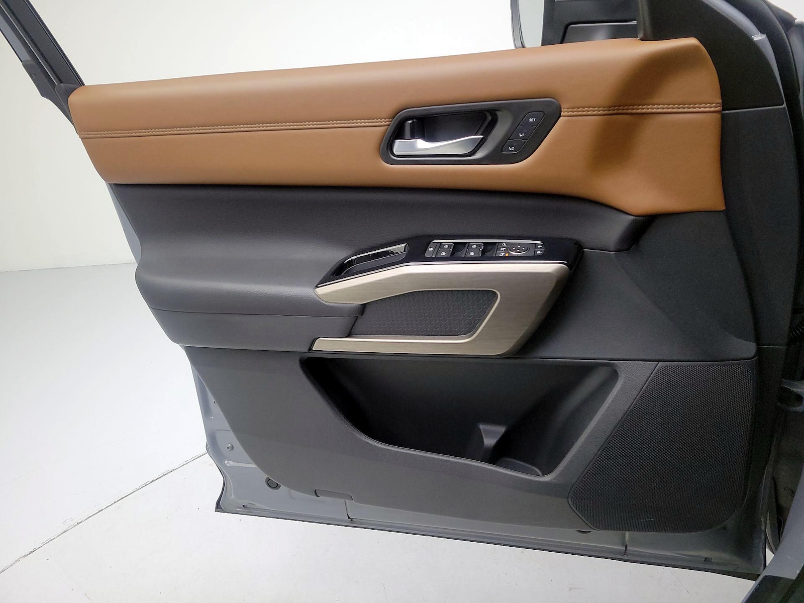 2025 Nissan Pathfinder Platinum - Photo 13