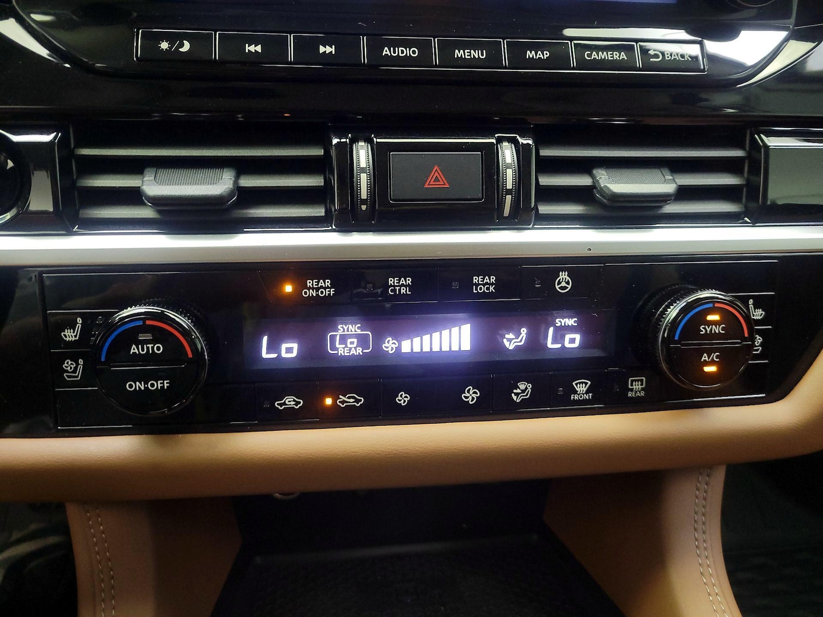 2025 Nissan Pathfinder Platinum - Photo 18