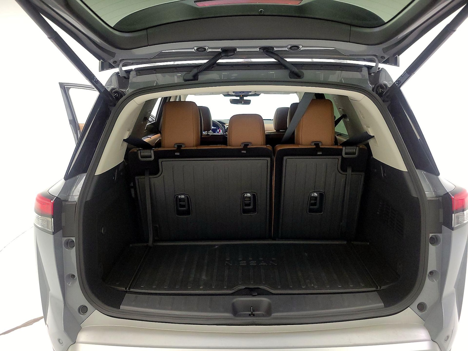 2025 Nissan Pathfinder Platinum - Photo 23