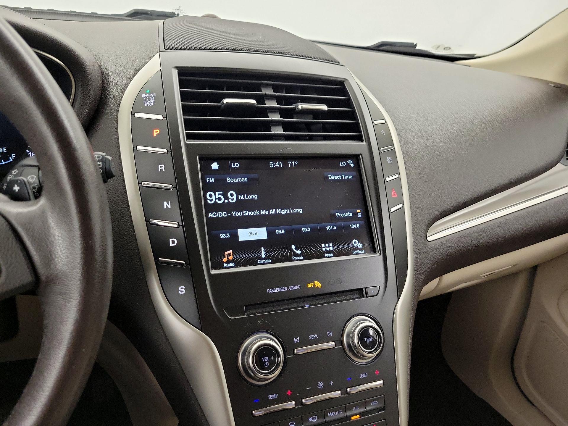 Thumbnail: 2018 Lincoln MKC - 15
