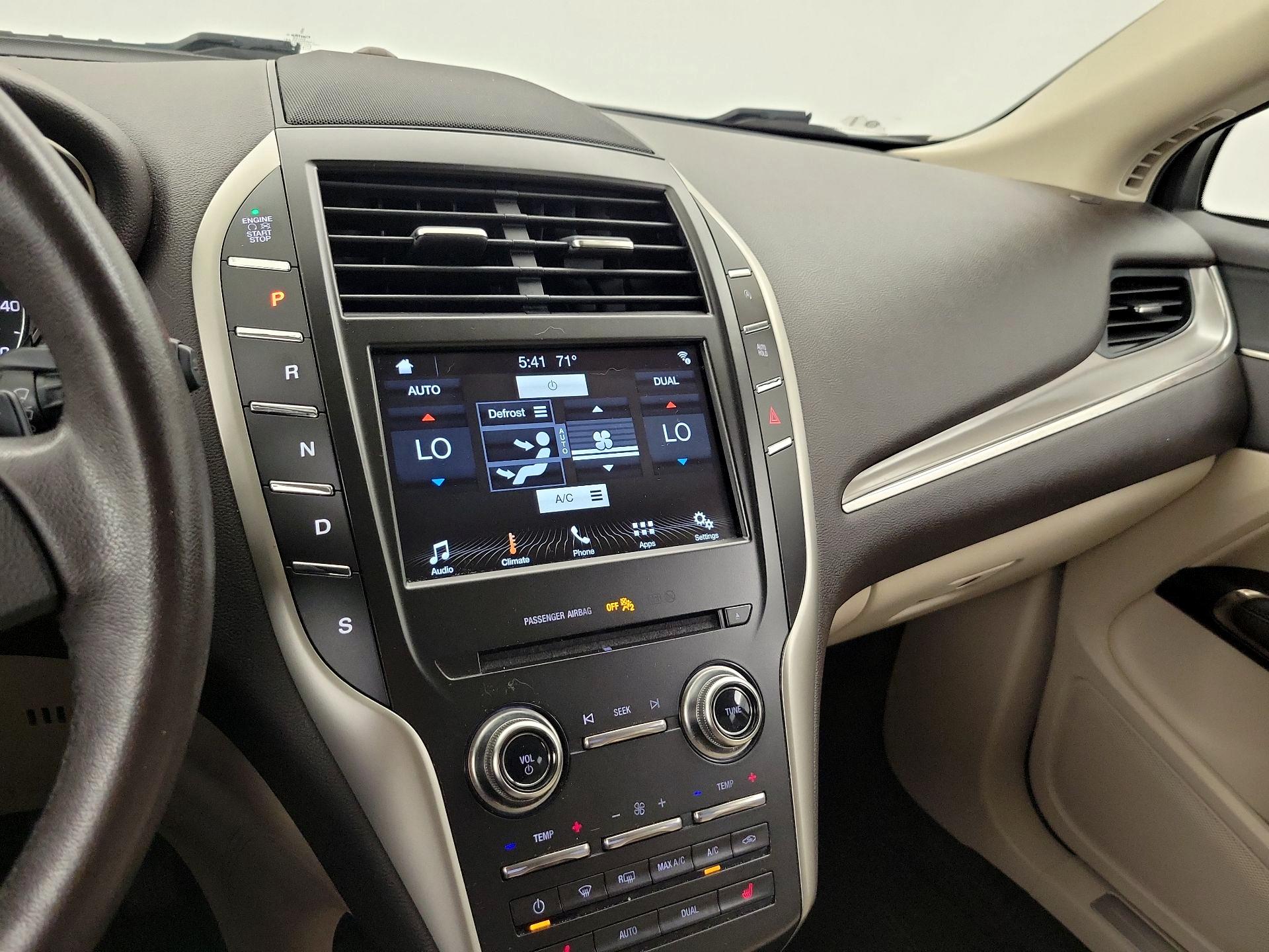 Thumbnail: 2018 Lincoln MKC - 16