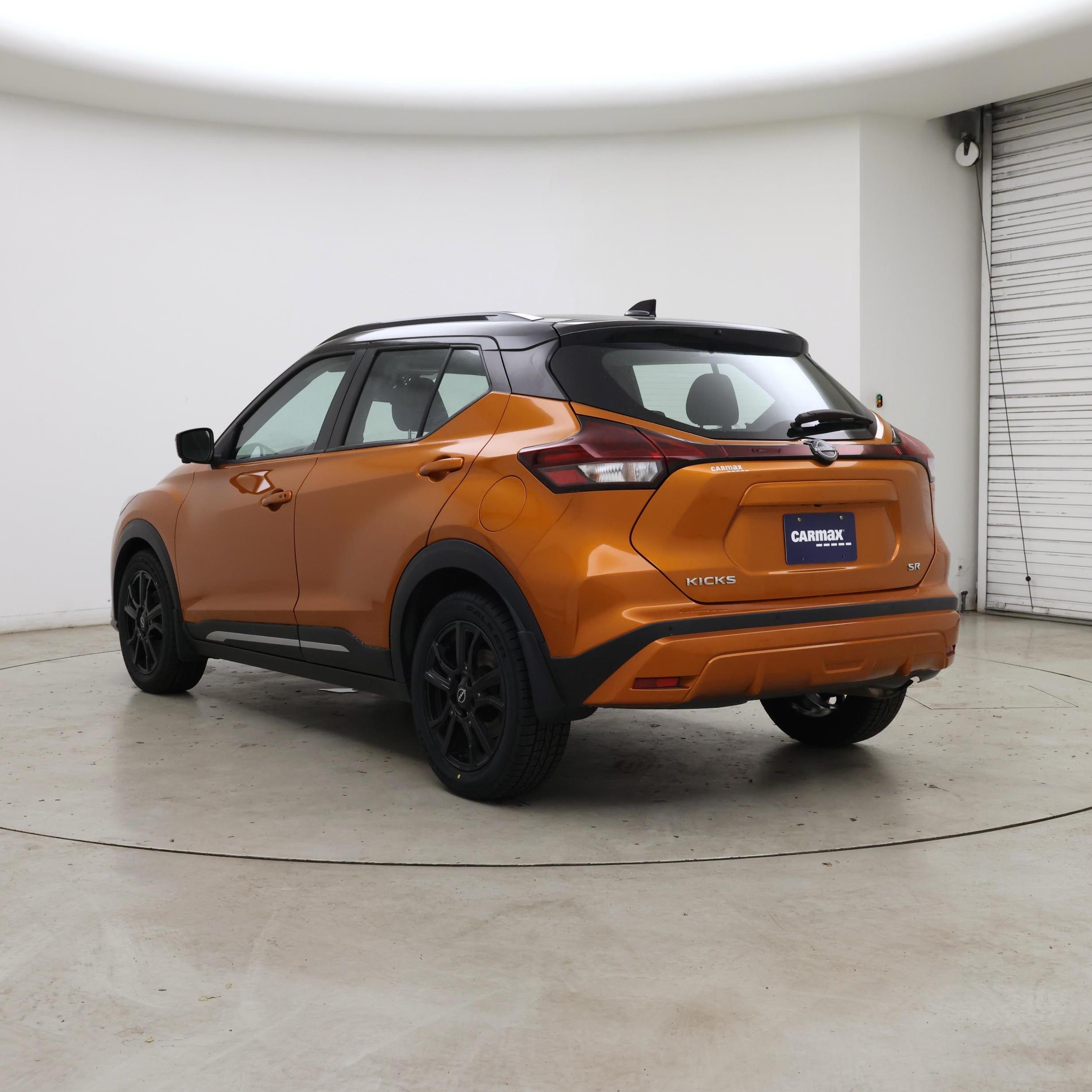Thumbnail: 2023 Nissan Kicks - 2