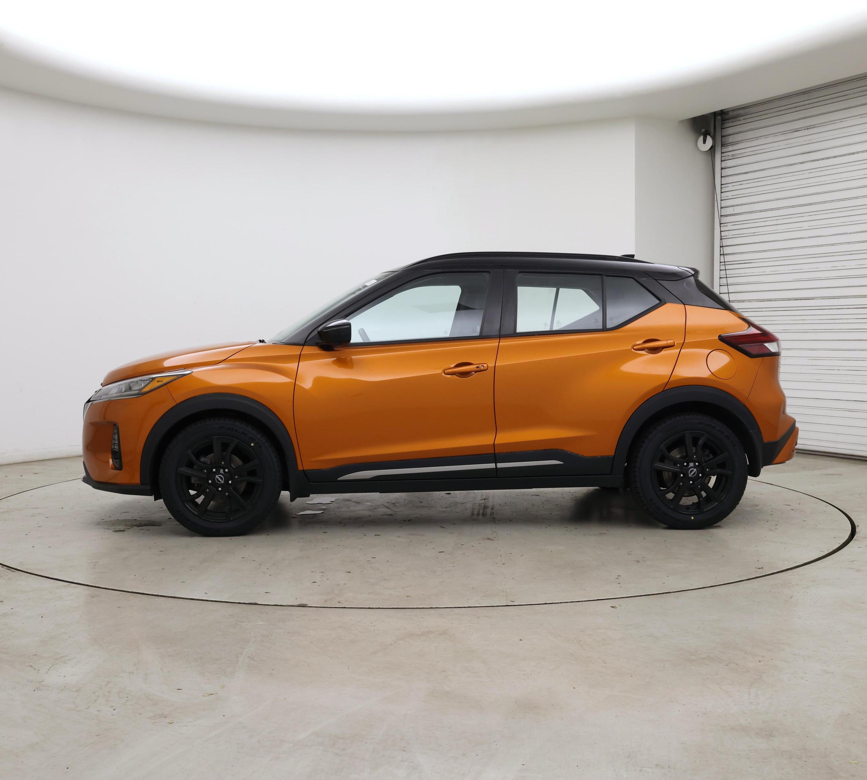 Thumbnail: 2023 Nissan Kicks - 3