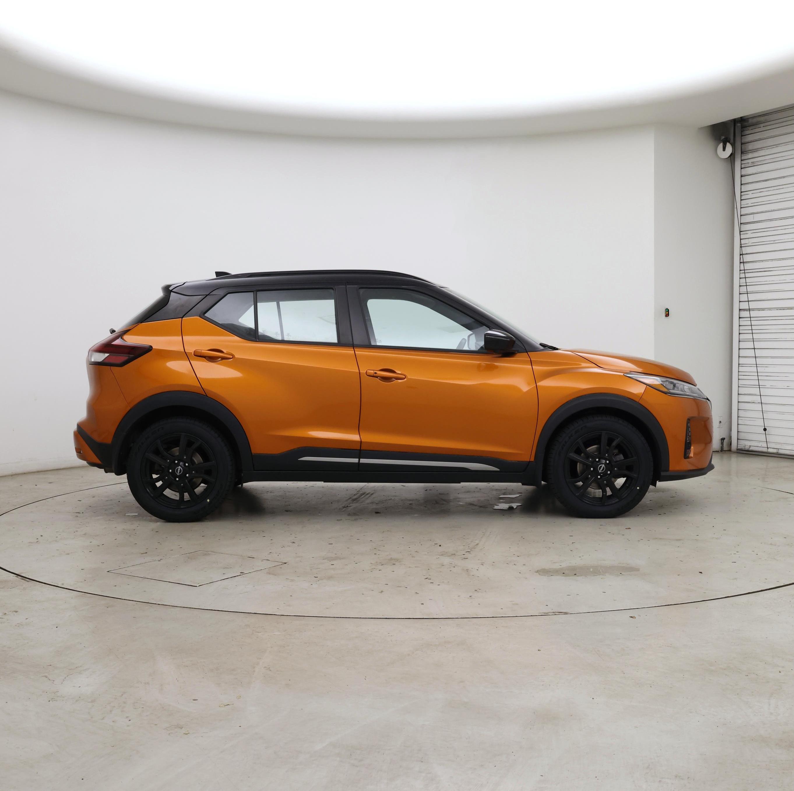 Thumbnail: 2023 Nissan Kicks - 7