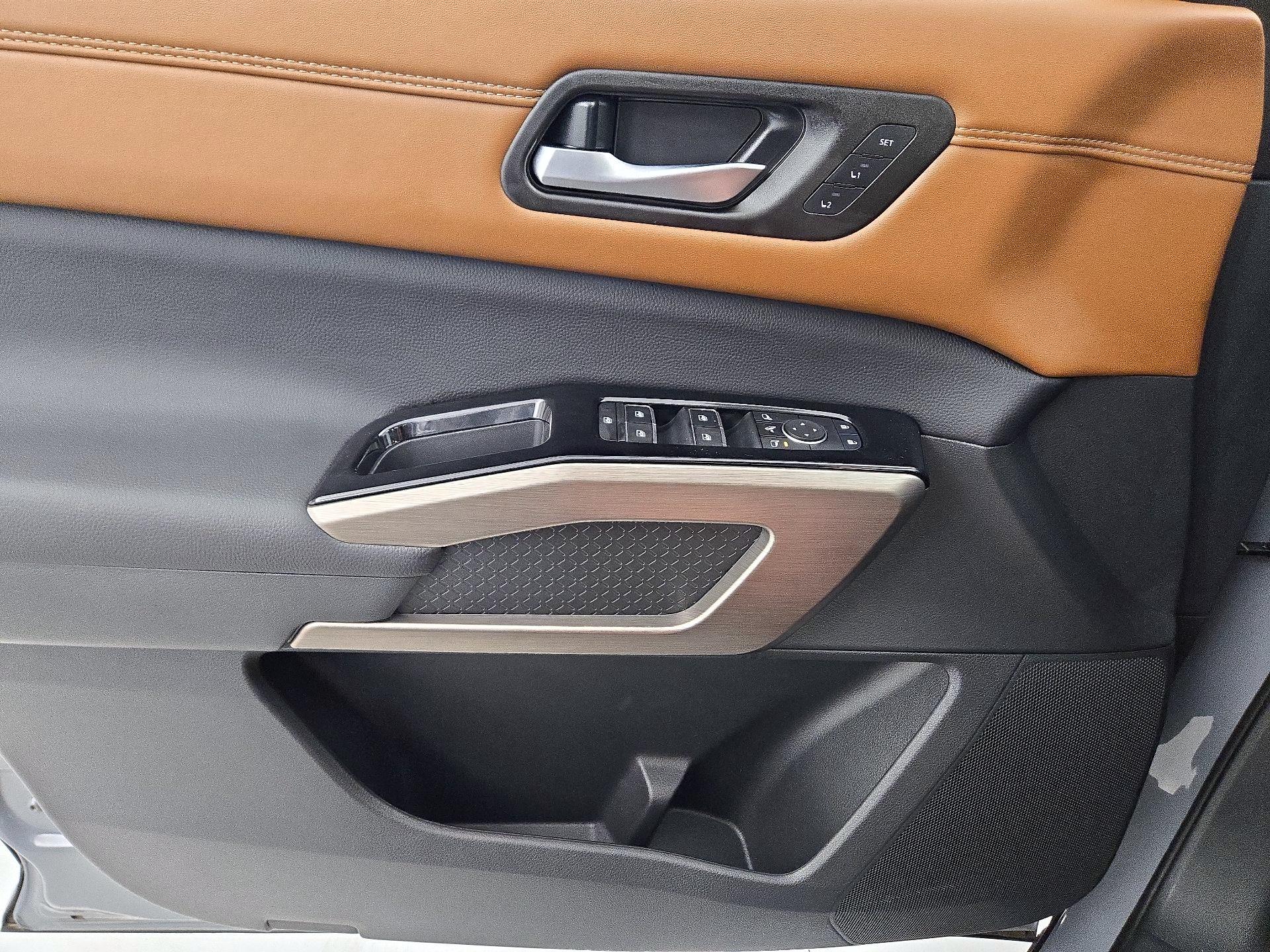 Thumbnail: 2025 Nissan Pathfinder - 12