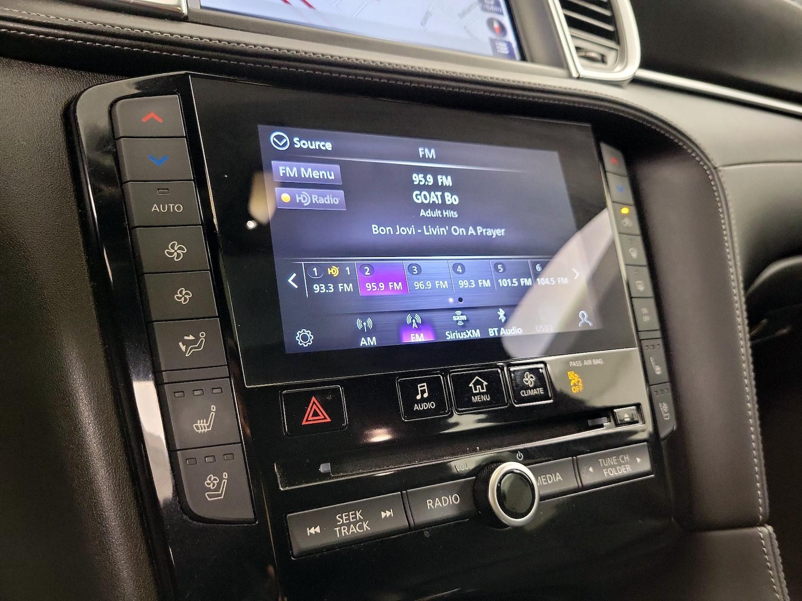 2023 INFINITI QX55 Essential - Photo 17