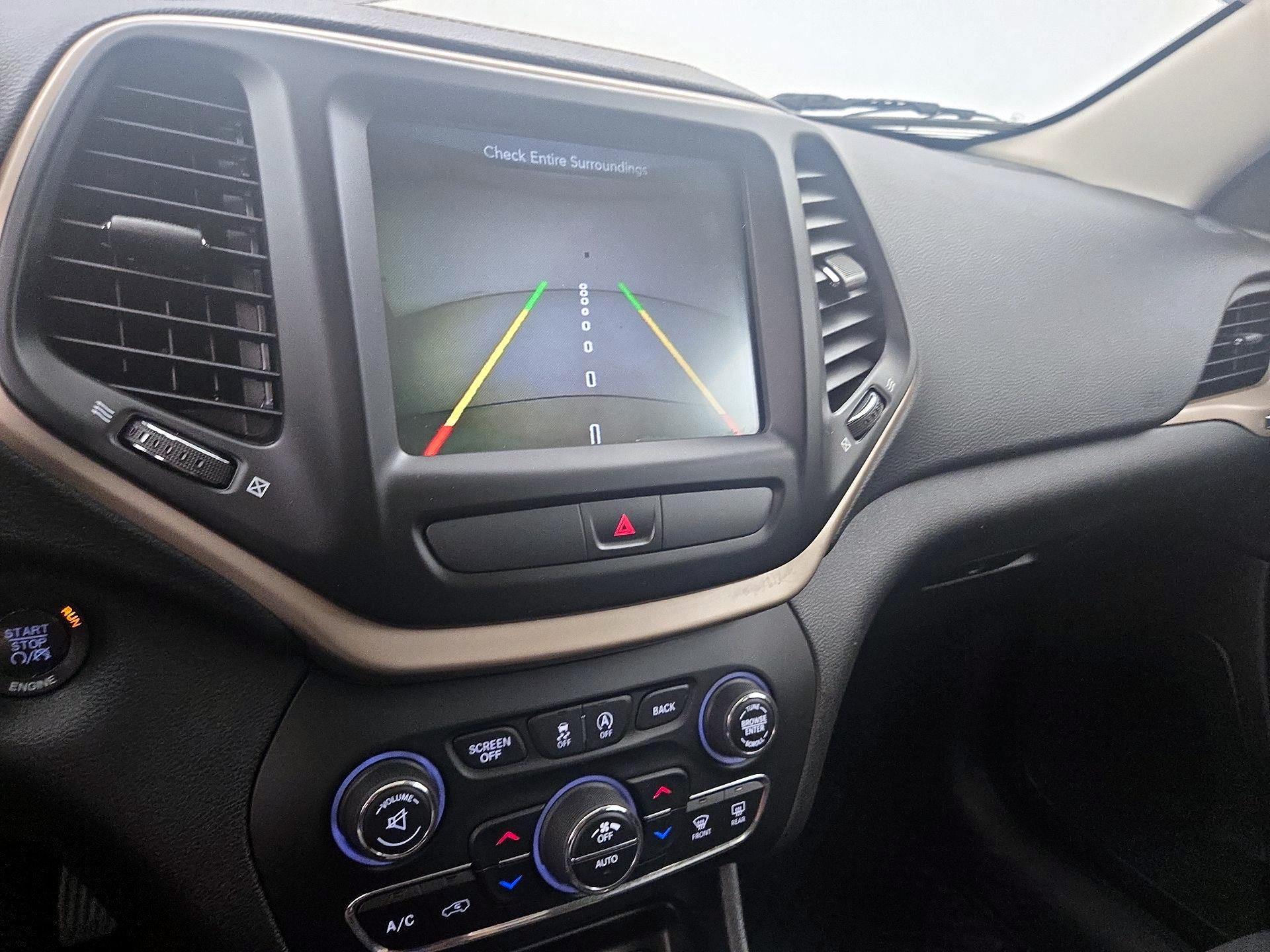 Thumbnail: 2015 Jeep Cherokee - 15