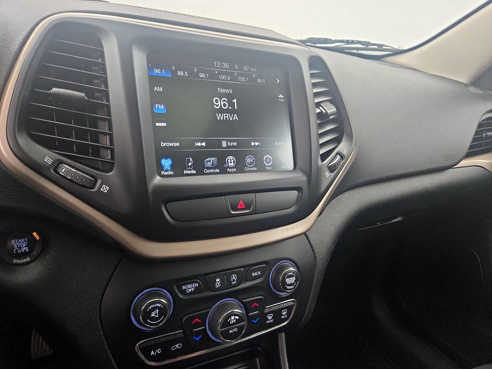 Thumbnail: 2015 Jeep Cherokee - 16