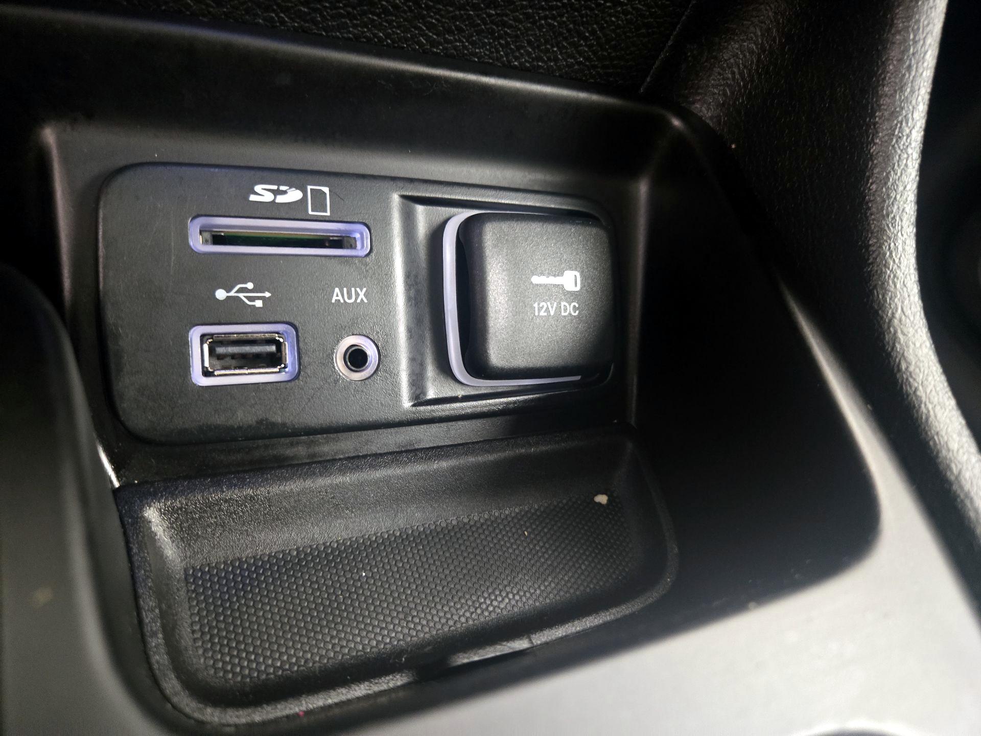 Thumbnail: 2015 Jeep Cherokee - 19
