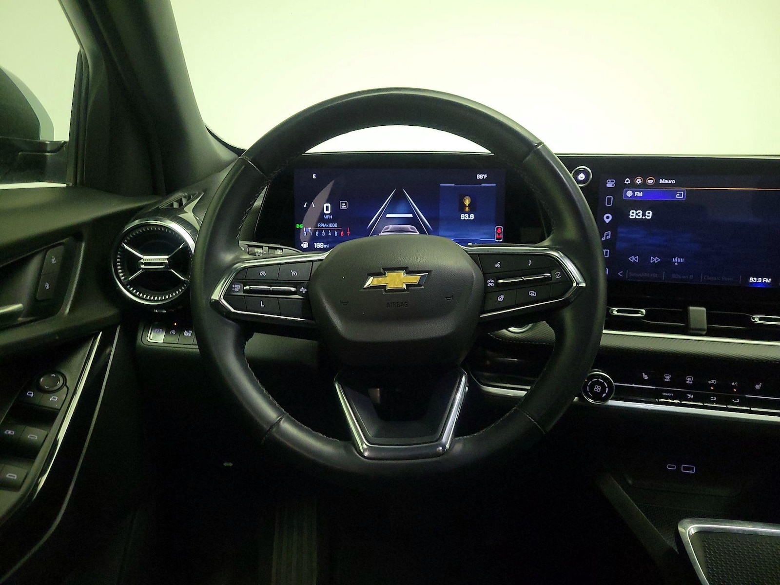 2025 Chevrolet Equinox LT - Photo 11